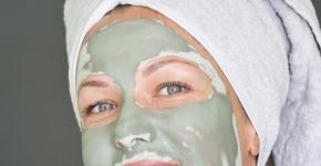 The benefits of using face masks with blue clay Blue clay mask with rosemary